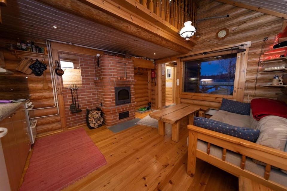 Bed, Seating area, fireplace, fireplace