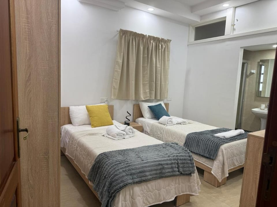 4 Bed Maisonette Close to Mater Dei Apartment in Malta