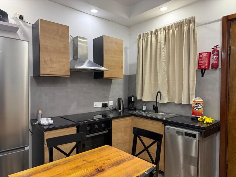 Kitchen or kitchenette, Dining area, dishwasher, oven, stove