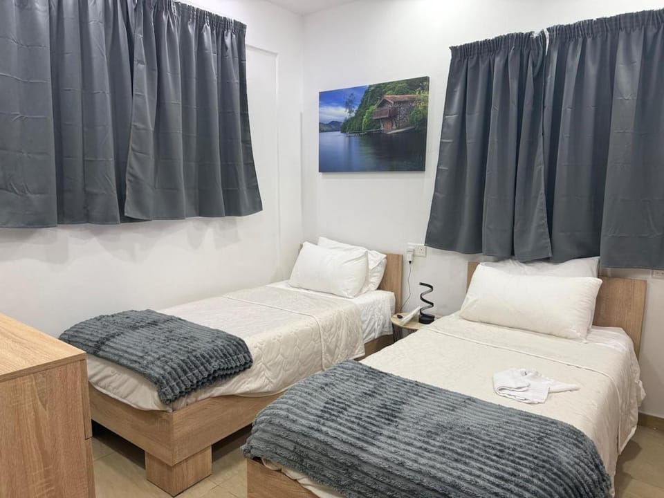 4 Bed Maisonette Close to Mater Dei Apartment in Malta