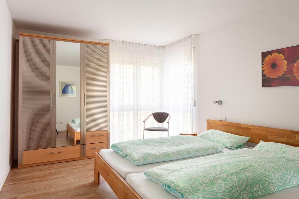 Bed, Photo of the whole room, Seating area, Bedroom, wardrobe