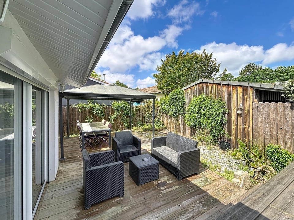 Patio, Garden view