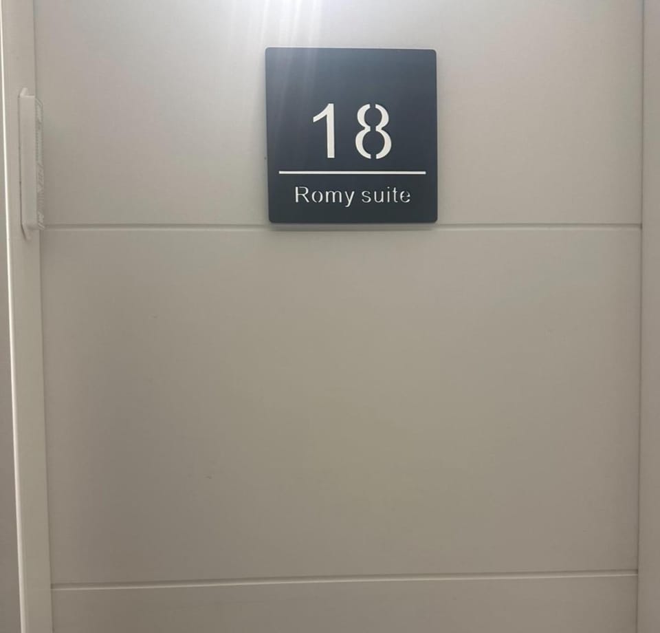 R suite Apartment in Netanya