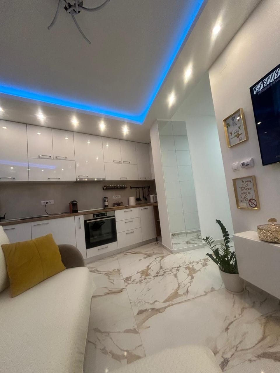 Kitchen or kitchenette, Living room, Seating area, stove