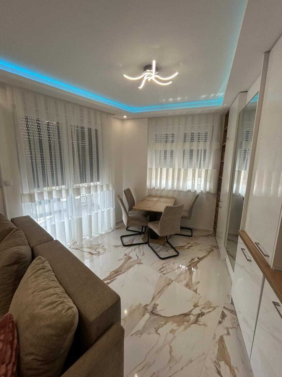 TV and multimedia, Living room, Seating area
