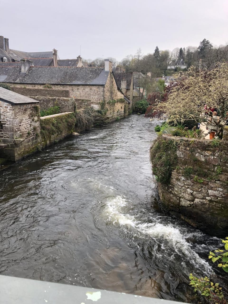 Mobilhome spacieux et calme Campground/ 
RV Resort in Pont-Aven