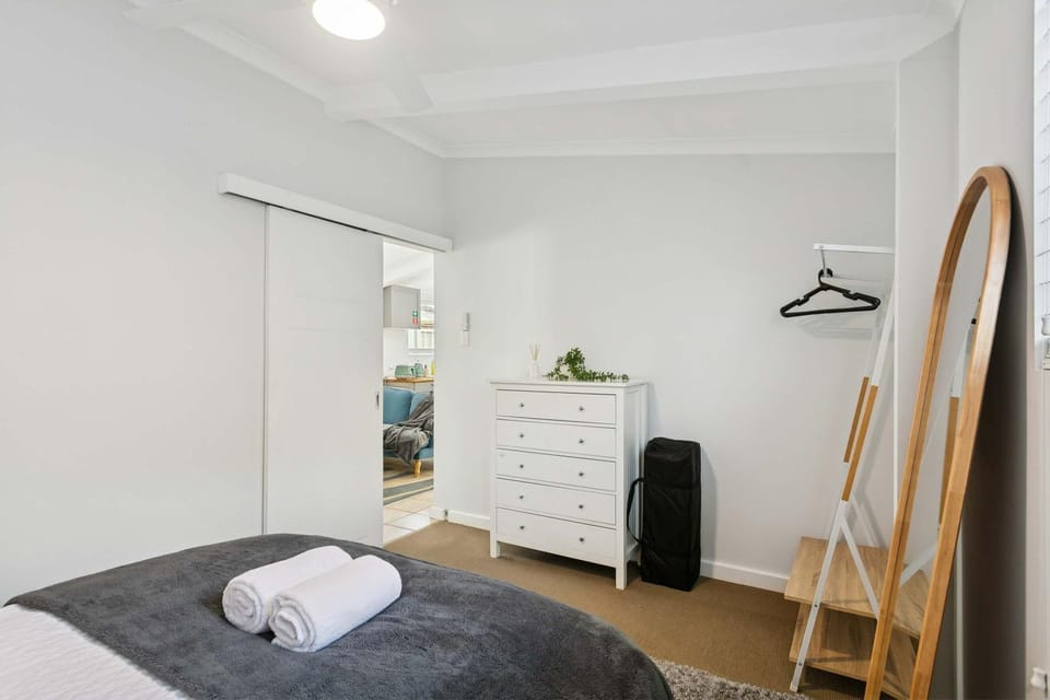 Luxury 2BR Beachside Stay - 2 Parking House in Joondalup