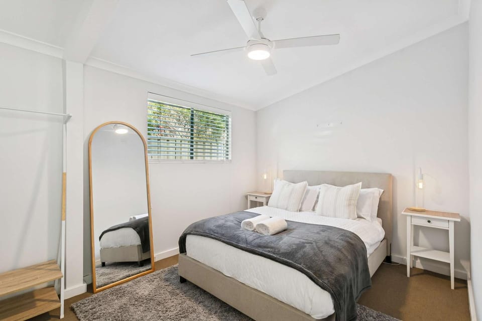 Luxury 2BR Beachside Stay - 2 Parking House in Joondalup