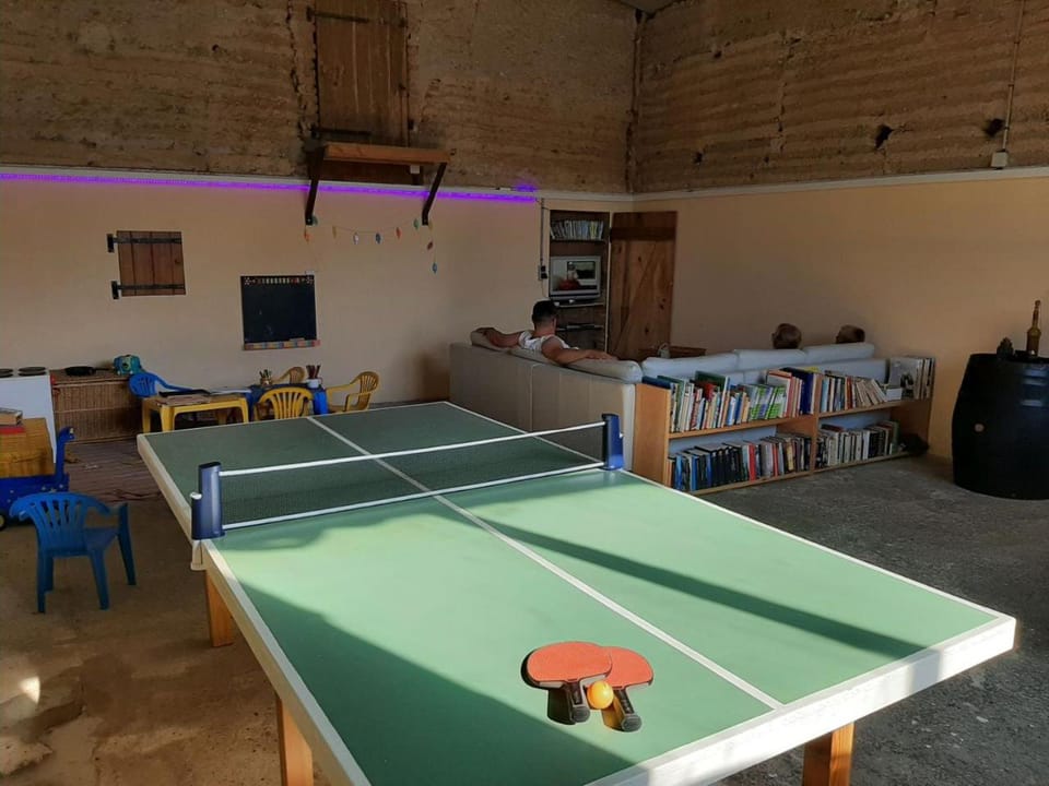 Game Room, Table tennis