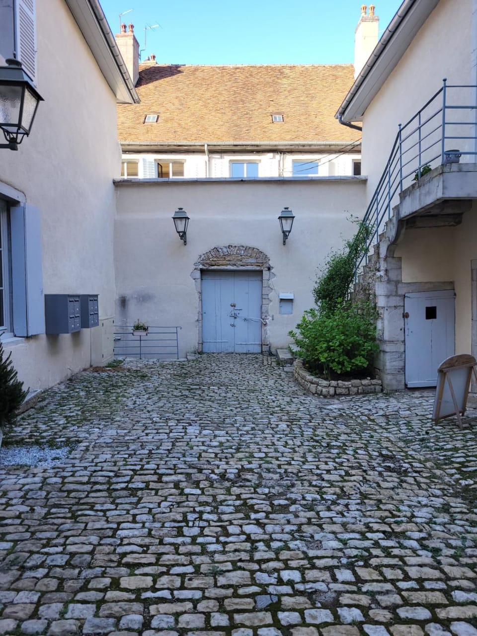 Facade/entrance