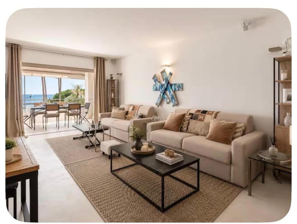 Living room, Sea view