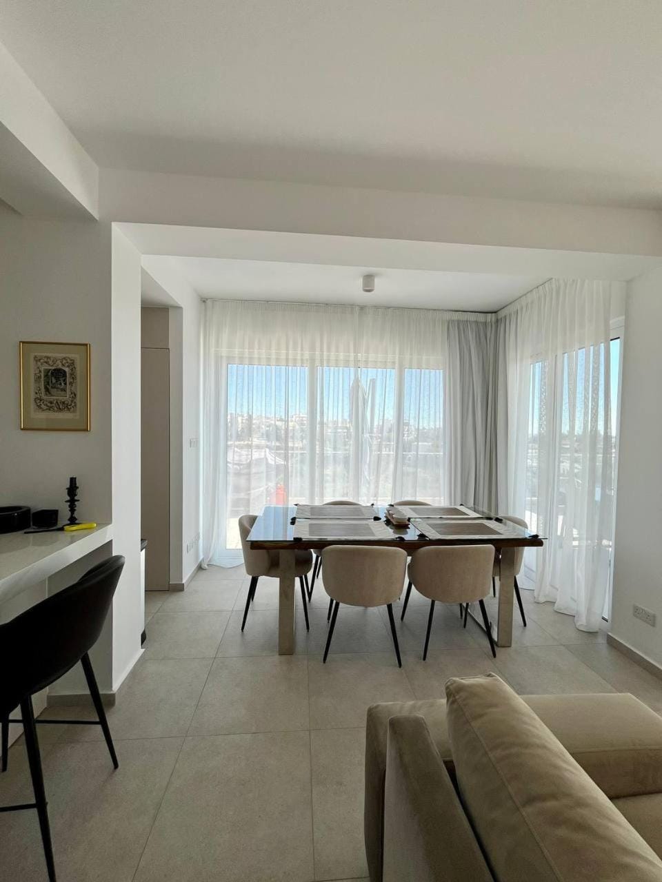 Seating area, Dining area
