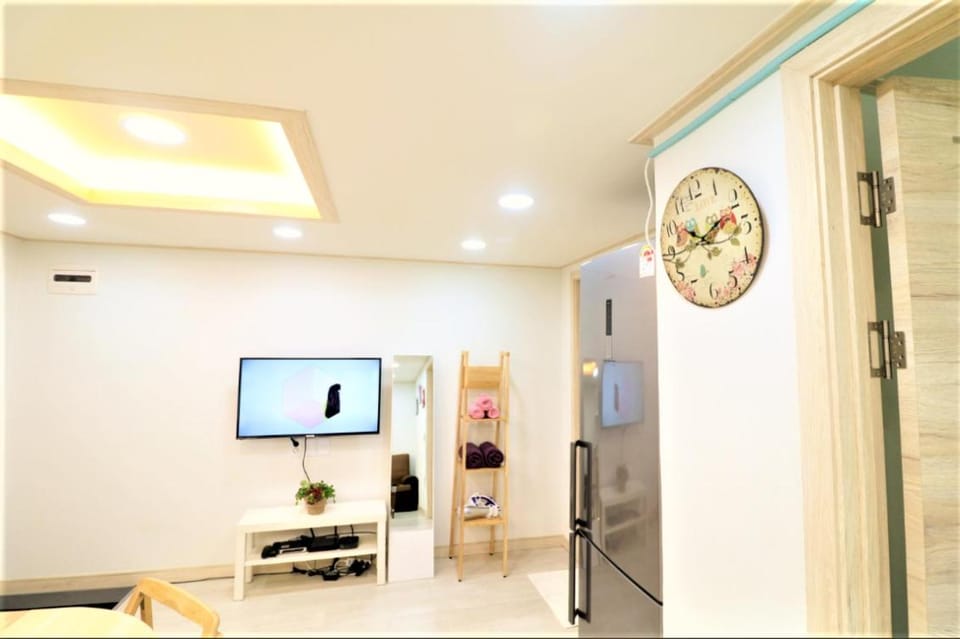TV and multimedia, Kitchen or kitchenette