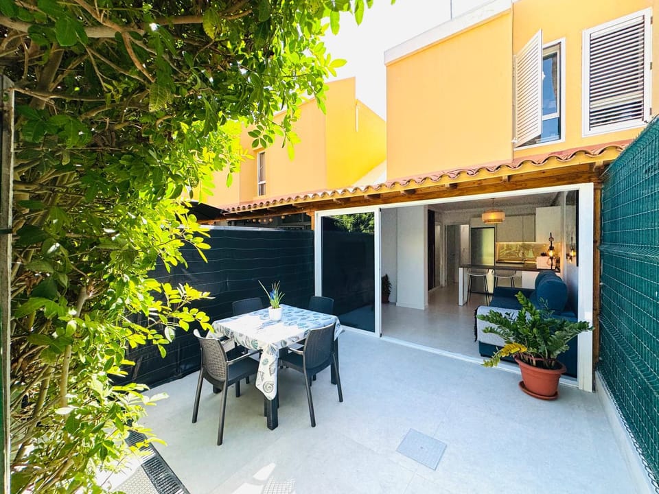 Property building, Balcony/Terrace