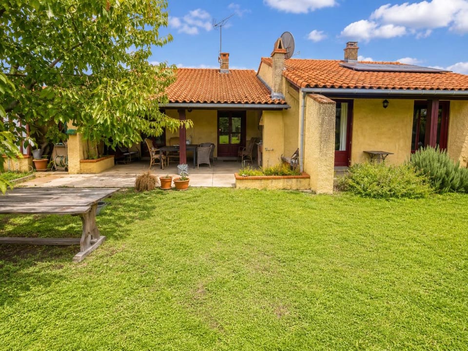 Property building, Spring, Day, Natural landscape, Garden, Garden view