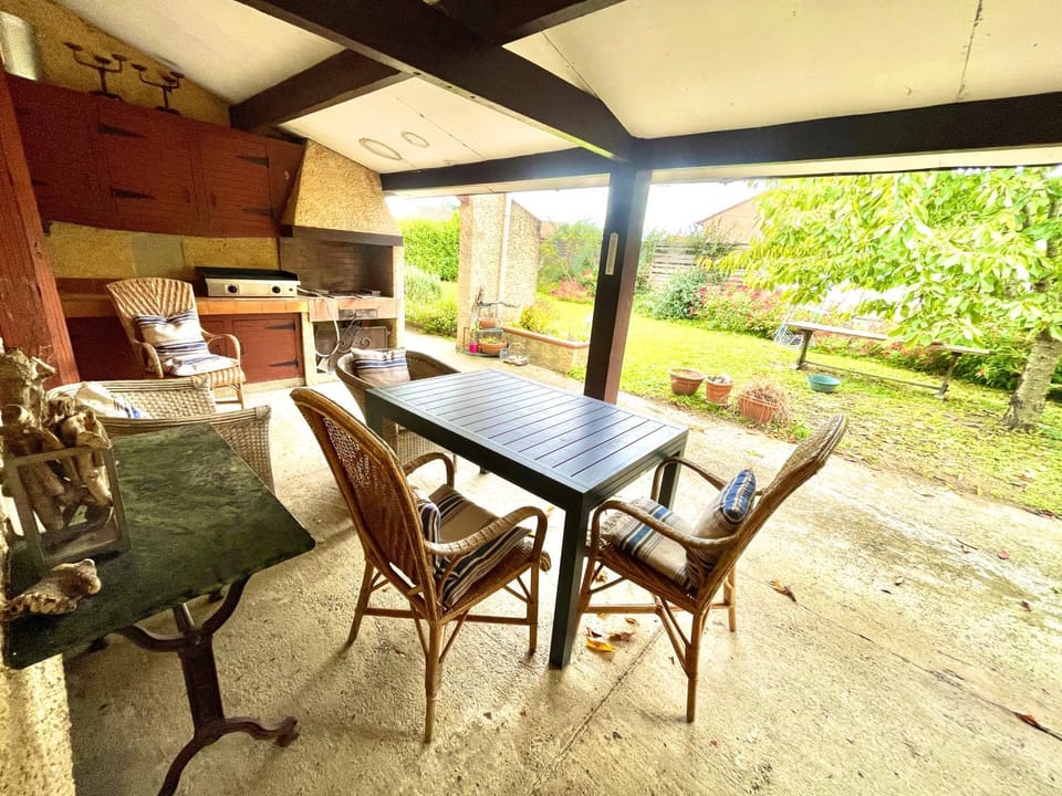 Patio, Day, Garden, Balcony/Terrace, Dining area, Garden view