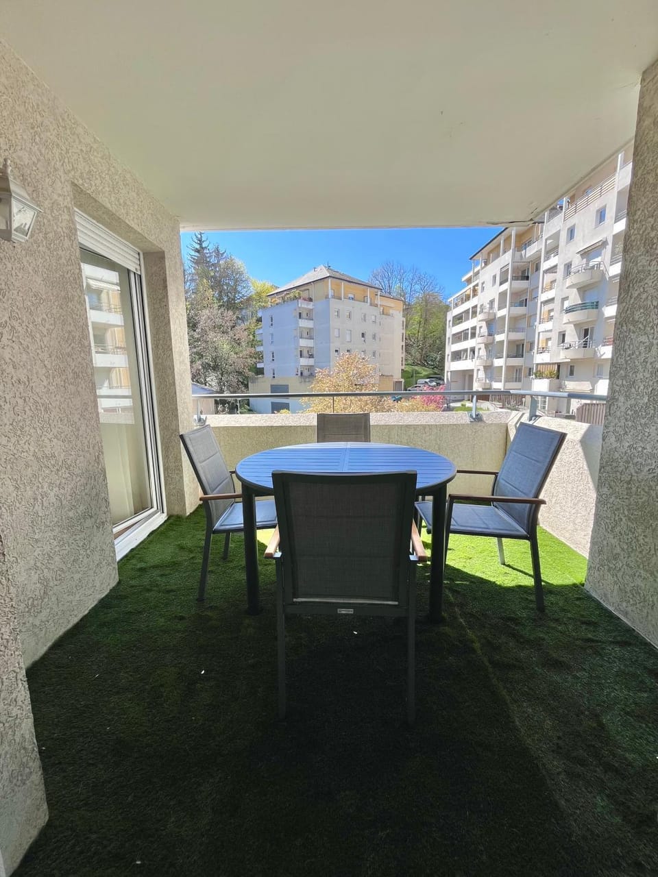 appartement avec terrasse et garage privé Apartment in Chambery