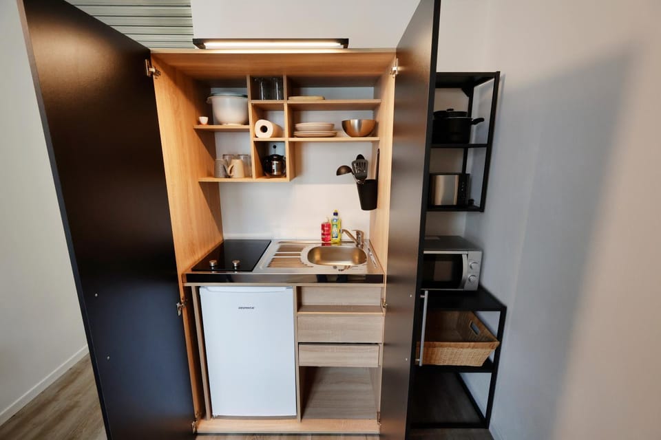 Kitchen or kitchenette