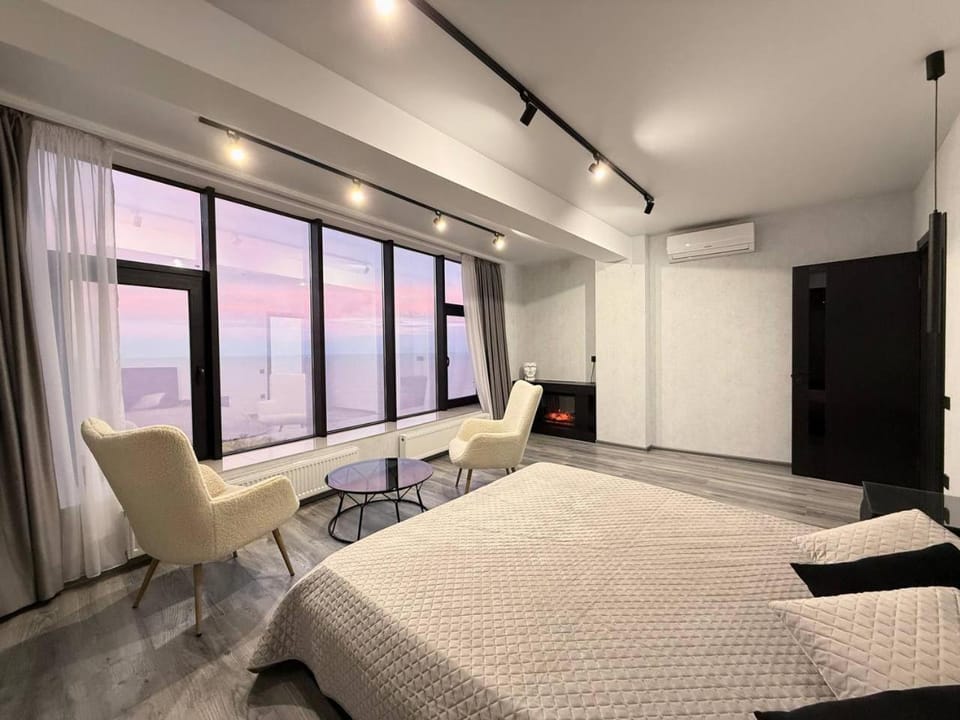 Arcadia Sea View Penthouse Apartment in Odessa