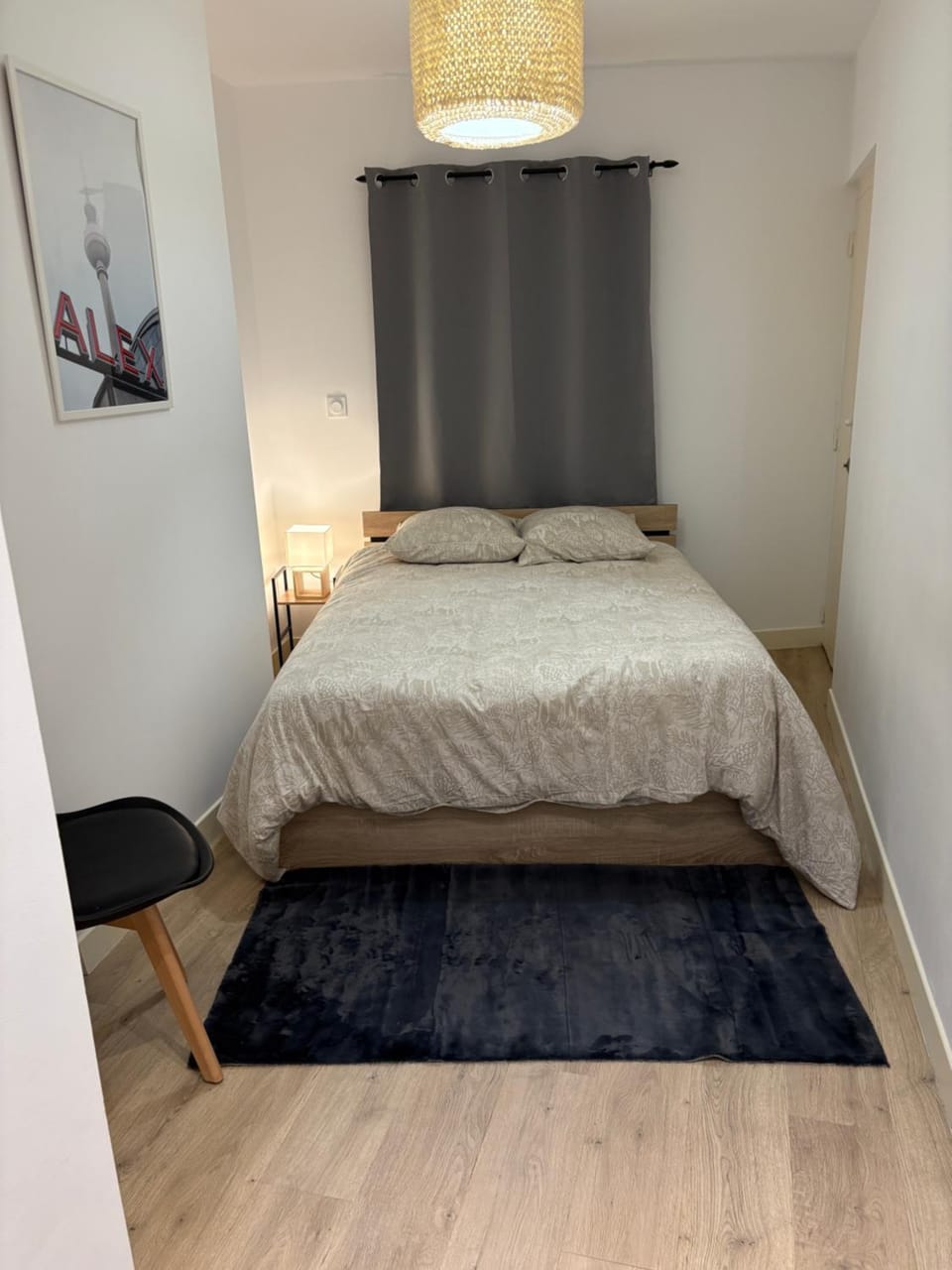 Bed, Photo of the whole room, Bedroom