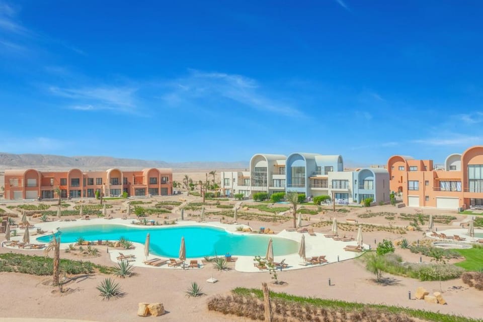 Pool view, Swimming pool