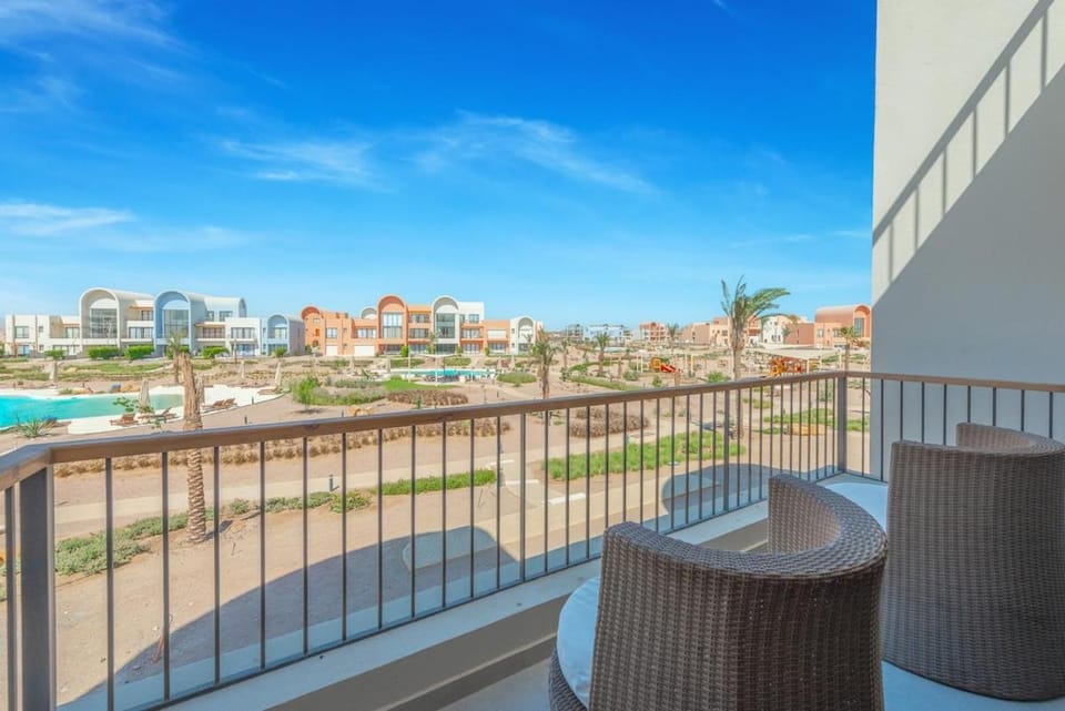 Balcony/Terrace, Pool view, Swimming pool