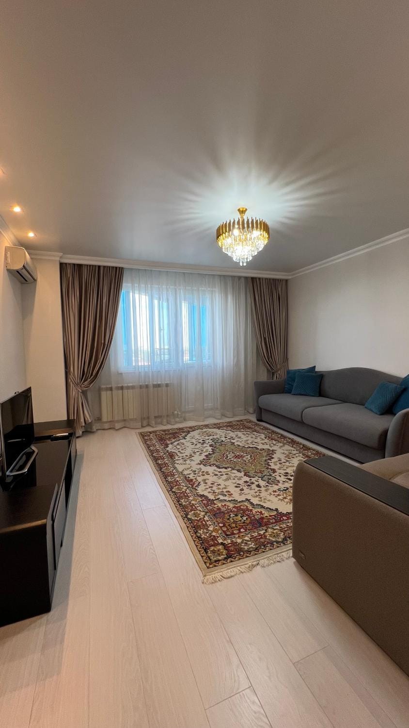 Трехкомнатная квартира рядом с Байтереком Apartment in Kazakhstan