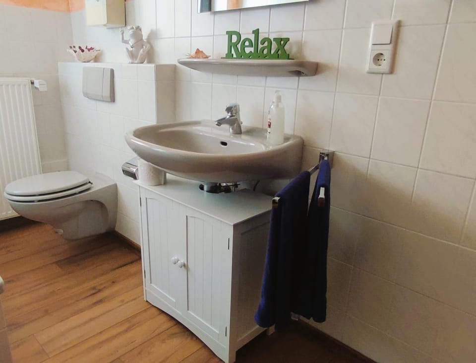 Bathroom, Living room