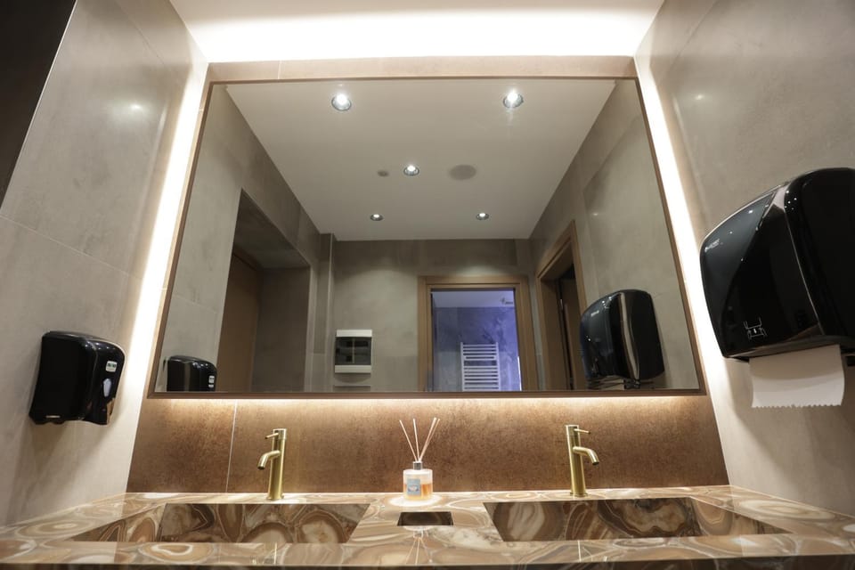 Toilet, Bathroom