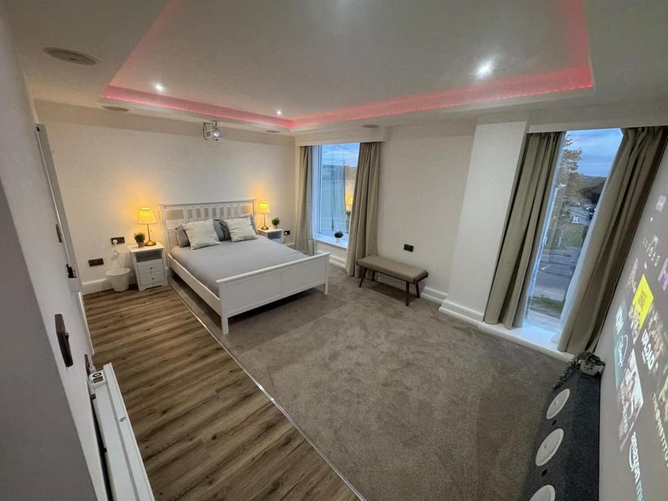Cinema room apartment 1 Apartment in Basildon