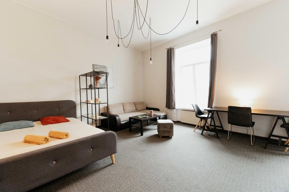 Bed, Photo of the whole room, Seating area, Bedroom