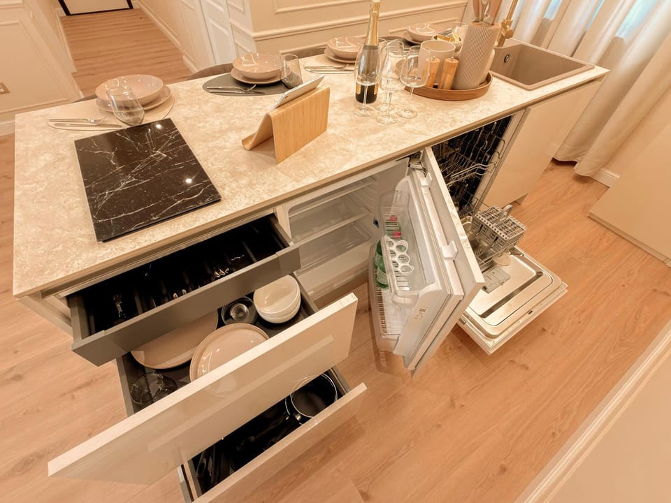 Food close-up, Kitchen or kitchenette, Dining area, stove