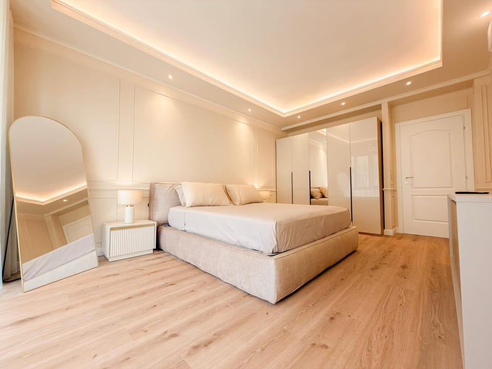 Bed, Photo of the whole room, Bedroom, wardrobe