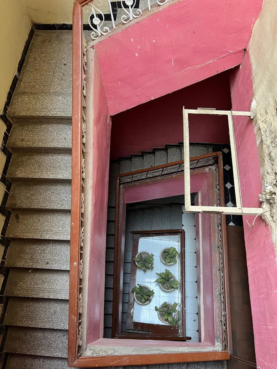 Property building, Facade/entrance, Day