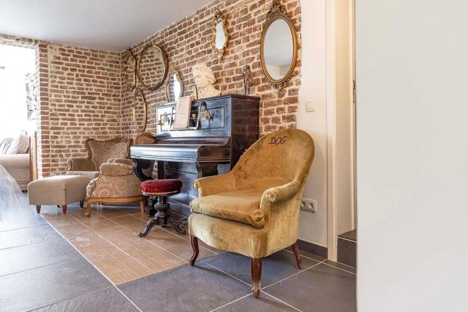 Les années platine- Rochefort House in Belgium