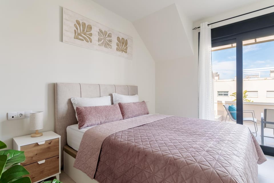 Private jacuzzi, heated pool, summer kitchen, AC Apartment in Torrevieja