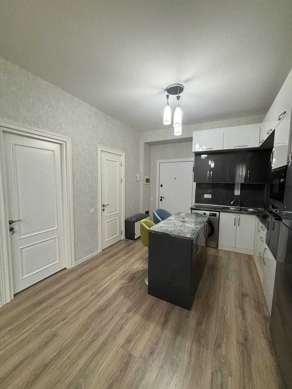 Kitchen or kitchenette, Dining area, oven