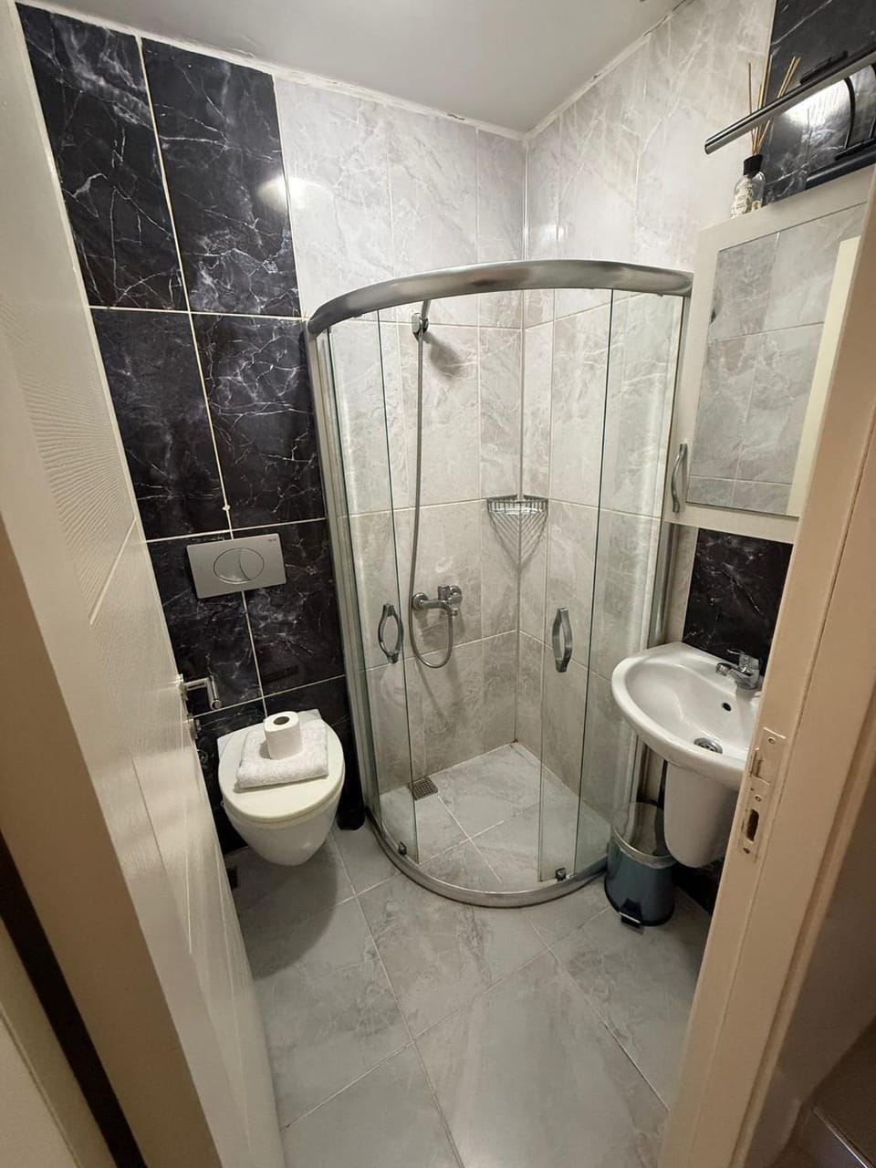 Shower, Toilet, Bathroom