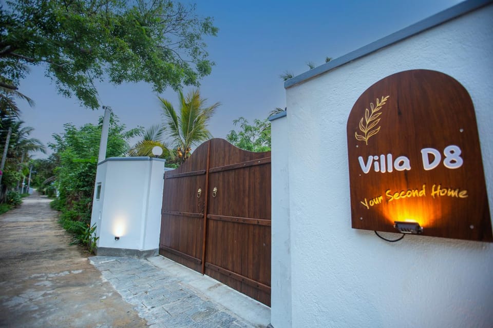 Property logo or sign, Logo/Certificate/Sign, Street view