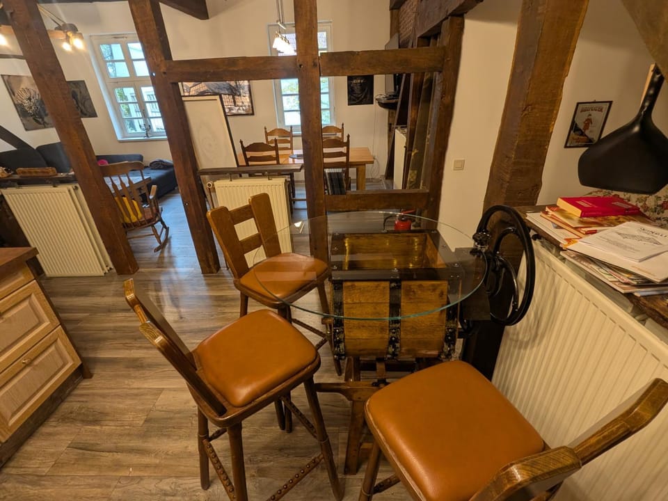 Seating area, Dining area