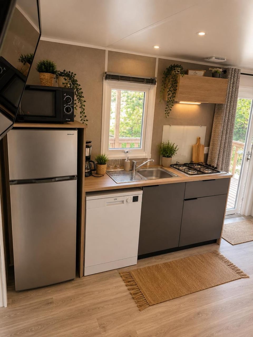 Kitchen or kitchenette
