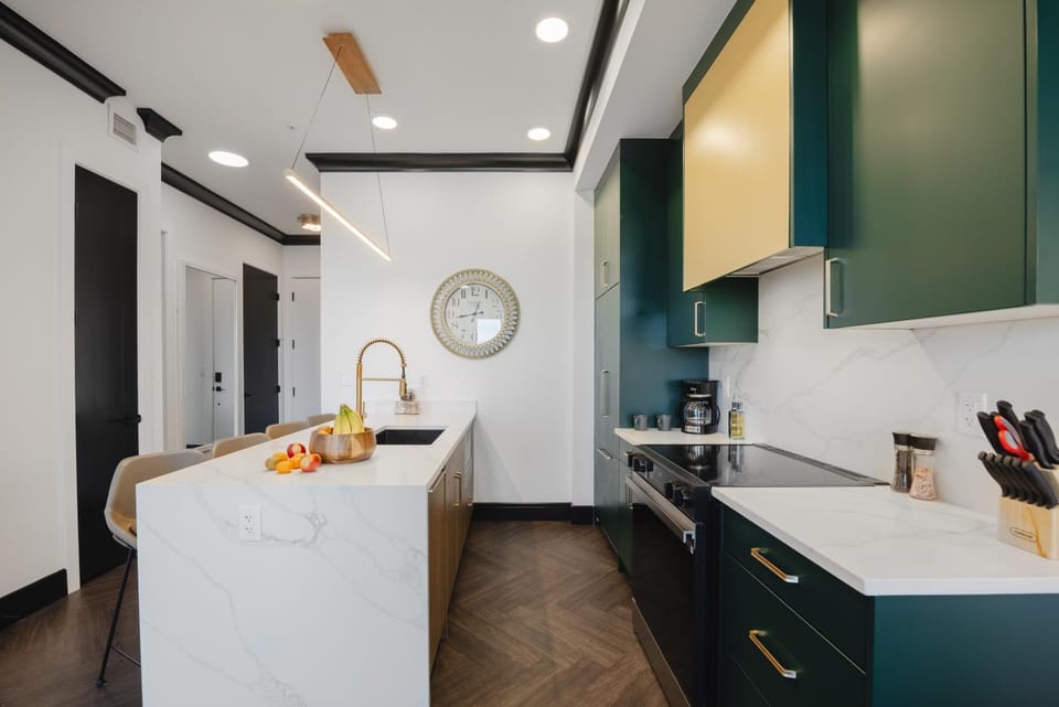 Kitchen or kitchenette, dishwasher, oven, pet friendly, stove