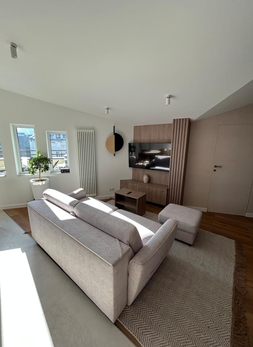 Cracow Center Jacuzzi & Sauna Penthouse Retreat Apartment in Krakow