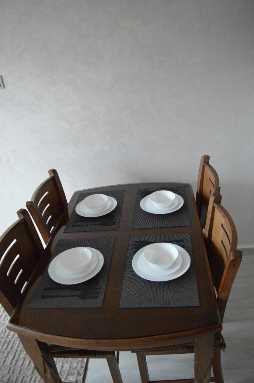 Éden de Luxe - 1BR - Balcon - Netflix - Wifi Fibre Apartment in Marrakesh