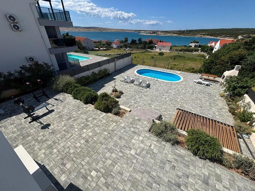 Patio, Pool view, Swimming pool