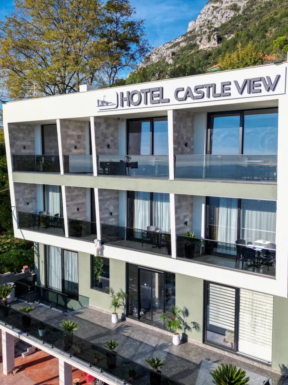 Property building, Balcony/Terrace