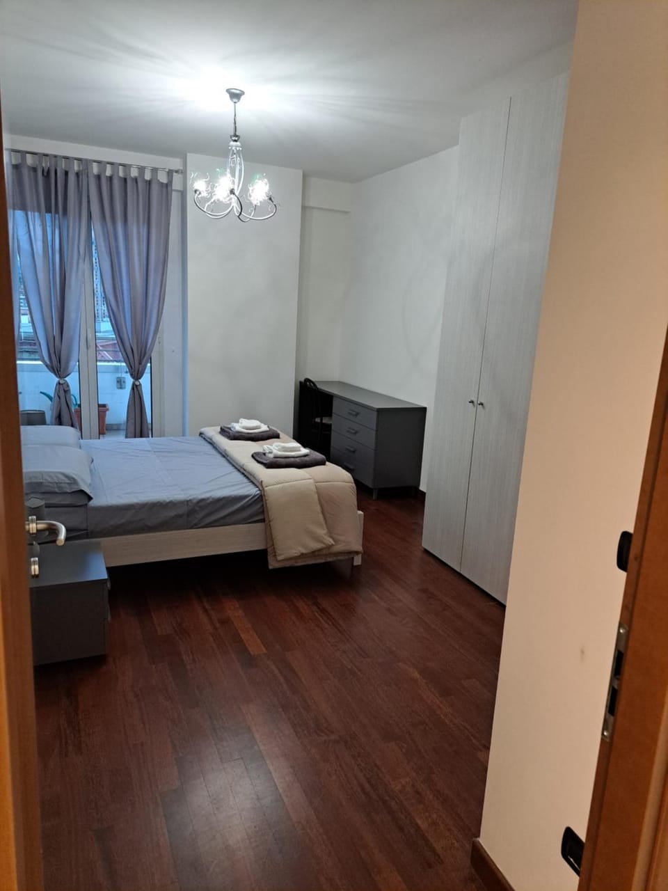 Bed, Photo of the whole room, Bedroom, wardrobe