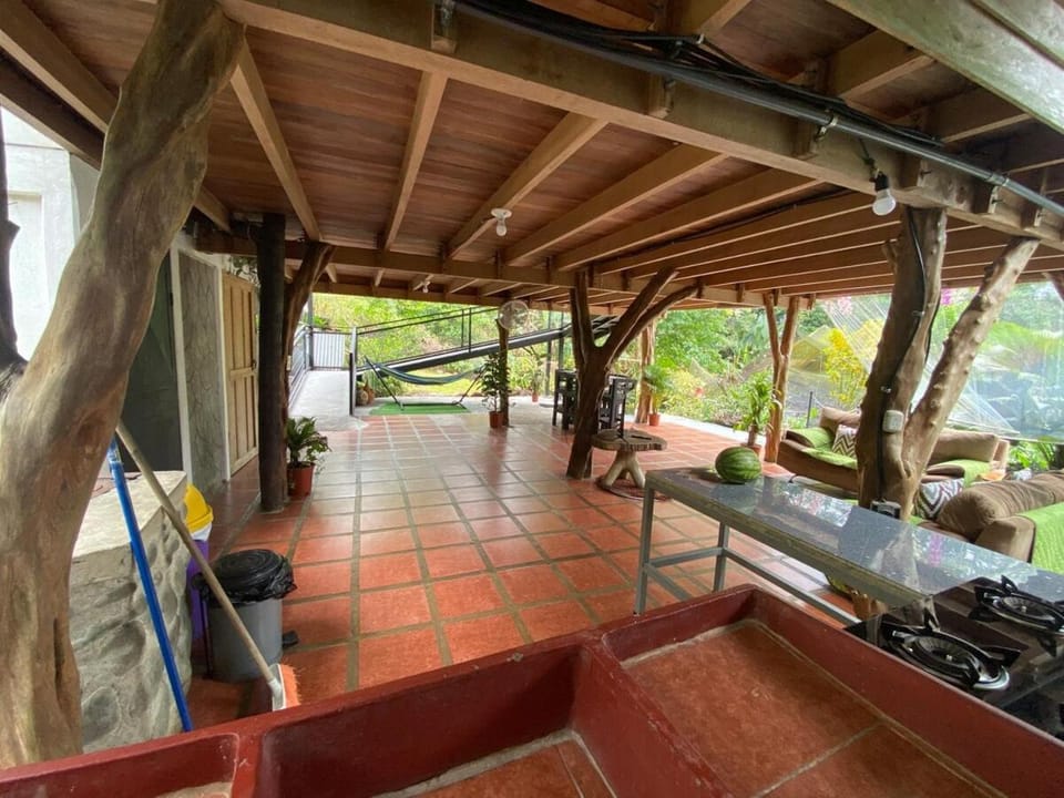 Cabin -Treehouse La Tigra Cabin in Alajuela Province