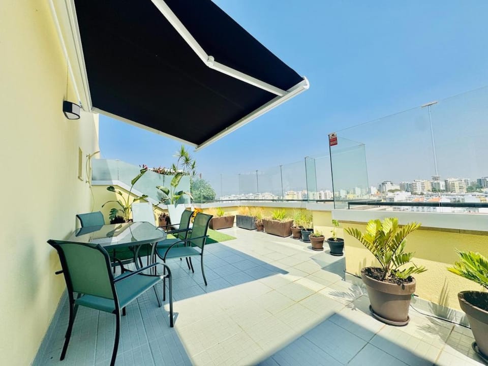 Doble Vista Faro, Terrace with View, AC & WiFi Apartment in Faro