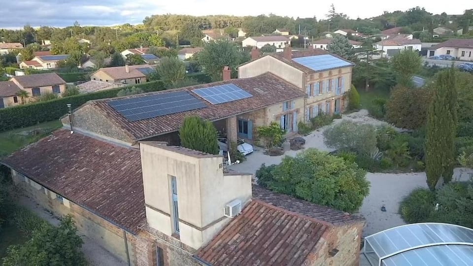 Gîte en pierres et briques près du canal du Midi House in Occitanie